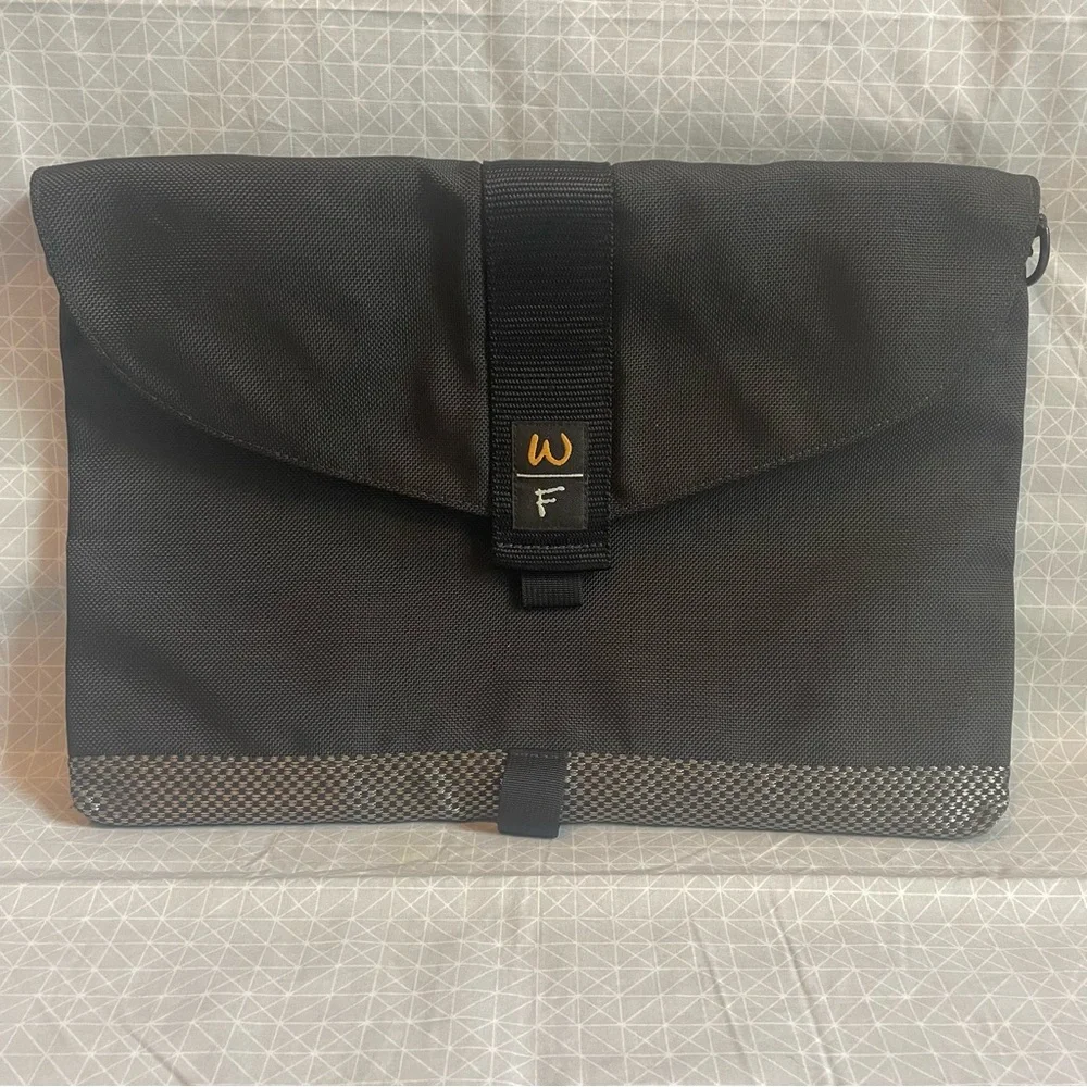Waterfield San Francisco Padded Laptop Messenger Bag